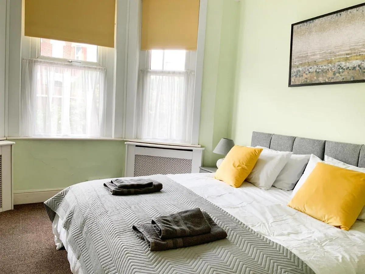 Thornbury House Villa Southampton Holiday home