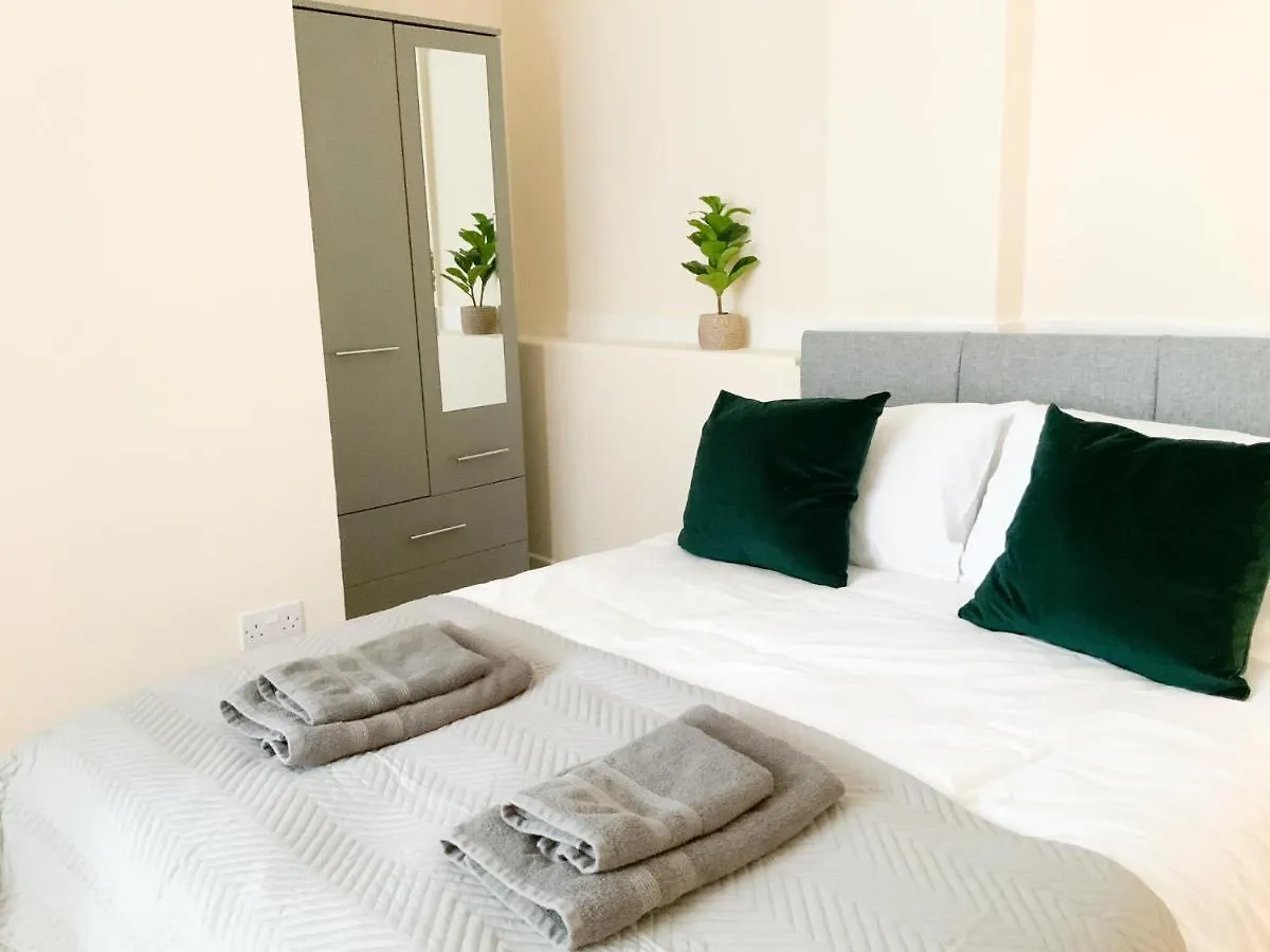 Thornbury House Villa Southampton 0*,  United Kingdom